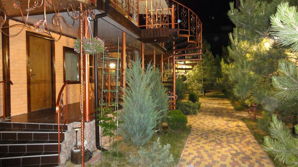 Villa Sosnovy Bor Satoka Exterior foto